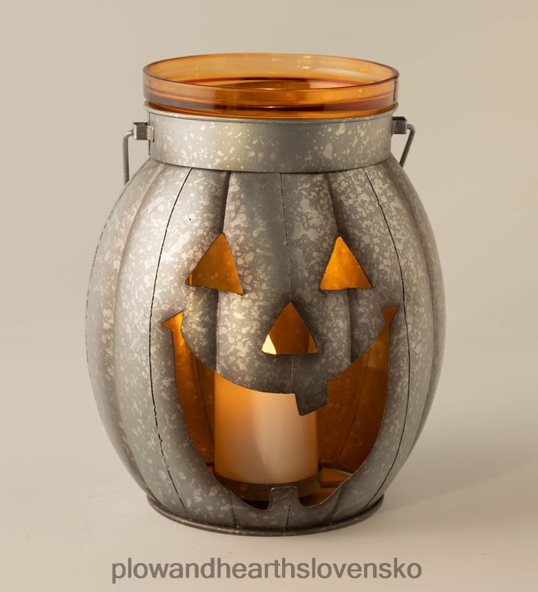 Plow & Hearth halloween tekvicový kovový lampáš s blikajúcou led sviečkou - strieborný 6P208P2423 domáce potreby