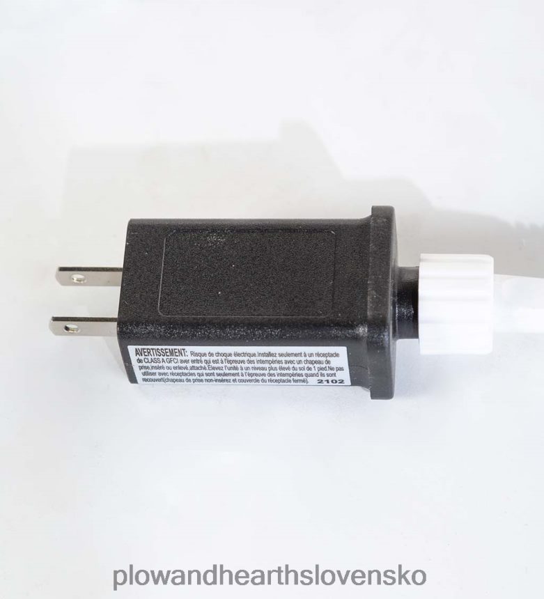 Plow & Hearth vnútorný/vonkajší zlatý kovový stromček s dvojfunkčnými svetlami 6P208P1673 domáce potreby