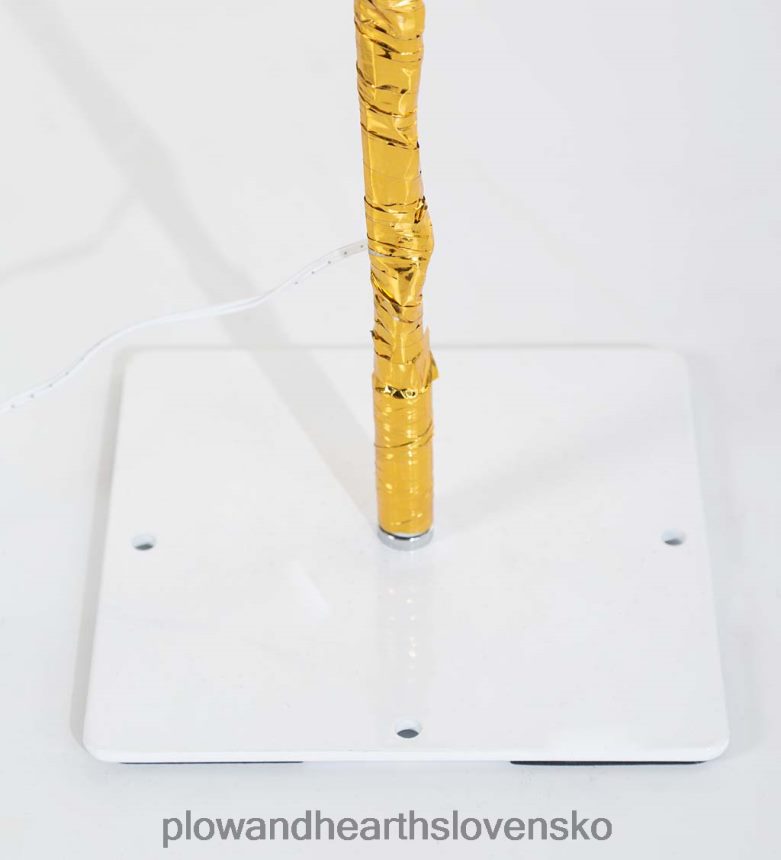 Plow & Hearth vnútorný/vonkajší zlatý kovový stromček s dvojfunkčnými svetlami 6P208P1673 domáce potreby