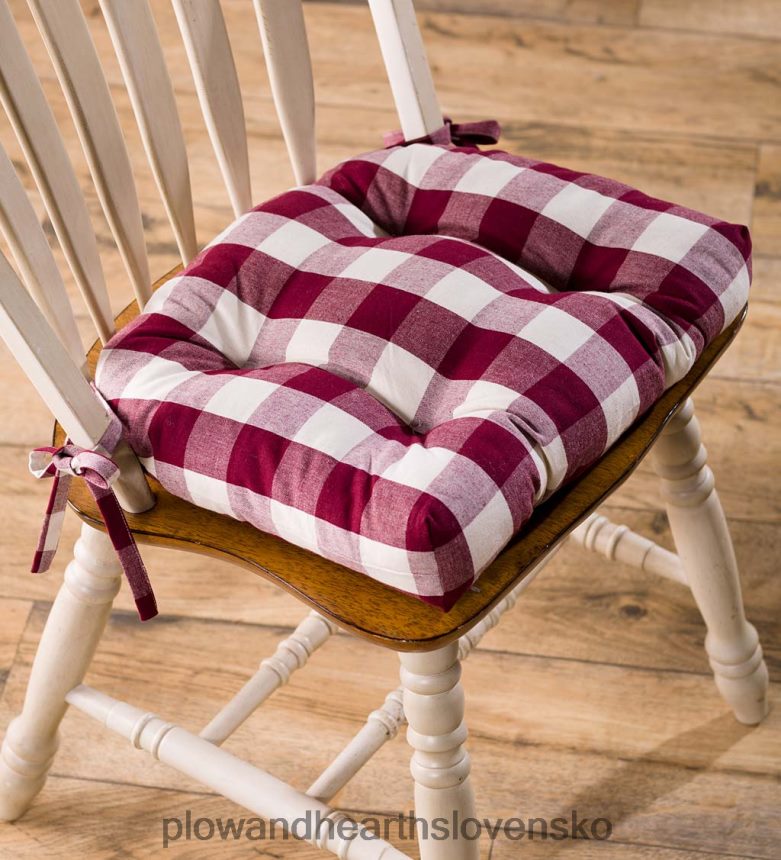 Plow & Hearth obojstranná všívaná podložka na stoličku byvolie káro s viazačkami - bordová 6P208P2097 domáce potreby