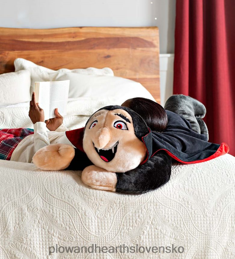 Plow & Hearth halloween upír plyšový vankúš na maznanie 6P208P2406 domáce potreby