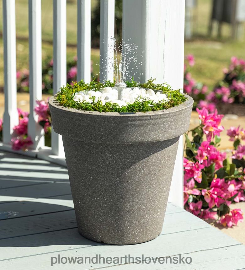 Plow & Hearth Bezdrôtová nabíjateľná súprava inteligentnej fontánovej vody hydria 6P208P91 dvor a záhrada