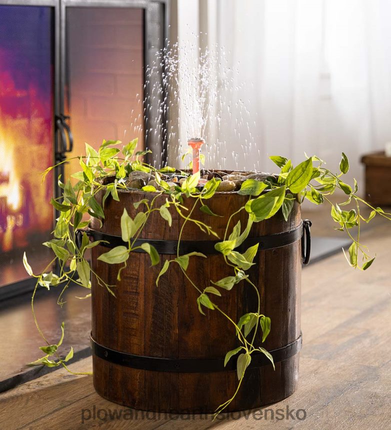 Plow & Hearth Bezdrôtová nabíjateľná súprava inteligentnej fontánovej vody hydria 6P208P91 dvor a záhrada