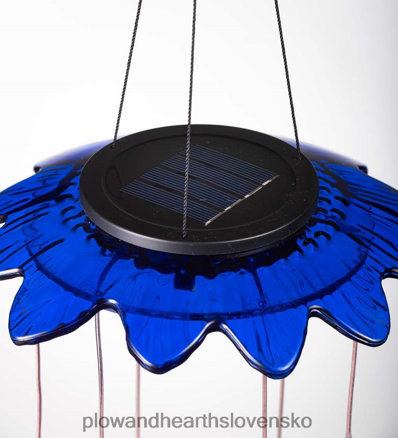 Plow & Hearth solárny mobil meniaci farbu s kardinálmi a kvetmi 6P208P303 dvor a záhrada