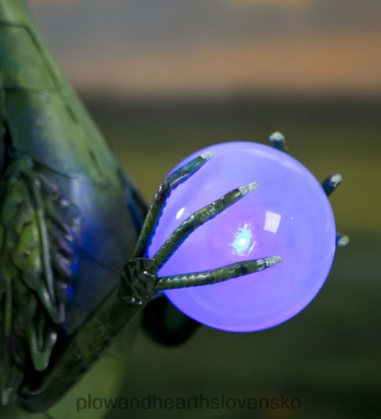 Plow & Hearth zelená kovová socha draka s perlou na solárny pohon 6P208P84 dvor a záhrada