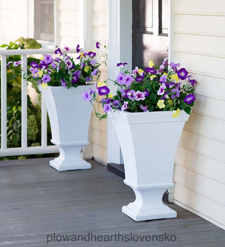 Plow & Hearth richmond samozavlažovací podstavec na urny - biely 6P208P913 dvor a záhrada