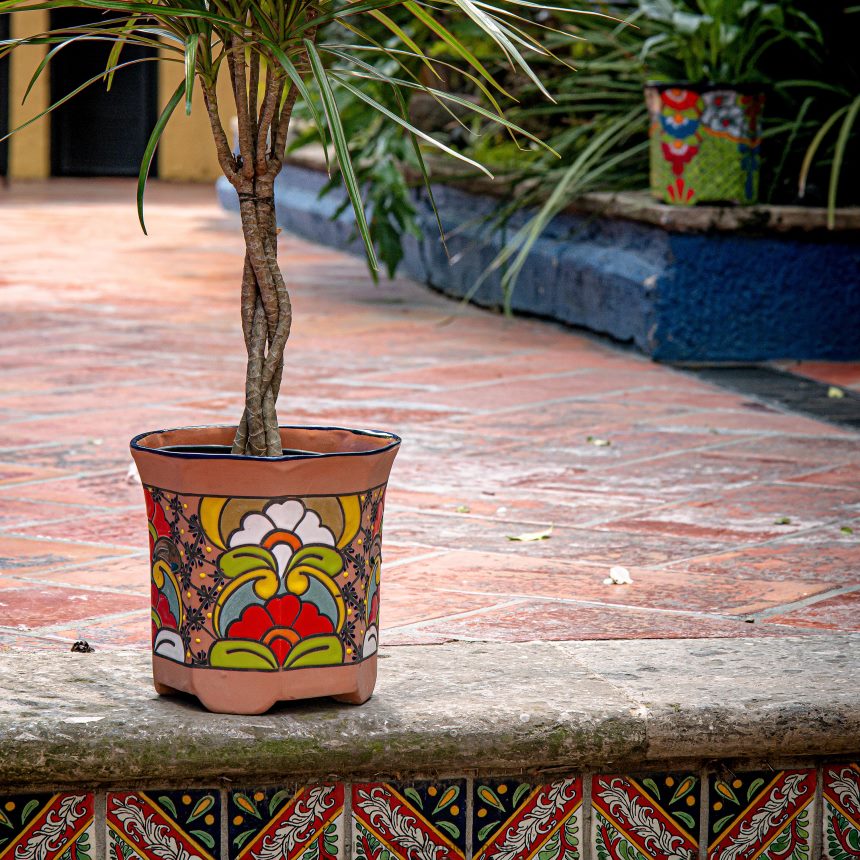 Plow & Hearth stredná osemuholníková talavera váza na kvety 6P208P957 dvor a záhrada