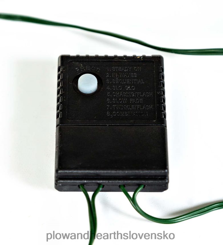 Plow & Hearth vianočný stromček z borovice keswick s teplými bielymi LED svetlami 6P208P2293 sezónne a darčeky